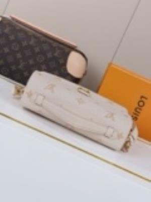 wholesale quality louis vuitton m14977 pochette metis mm